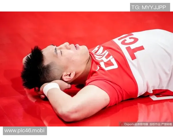 阿杜、小贾、老三赛前热身 阿杜、小贾、老三赛前热身