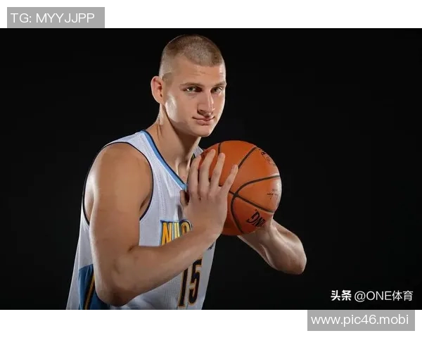 约基奇高效得到10分6篮板6助攻,掘金半场10分领先 约基奇高效得到10分6篮板6助攻,掘金半场10分领先